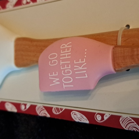 *CLEARANCE..The Bakeshop super cute spatulas - Picture 4 of 6